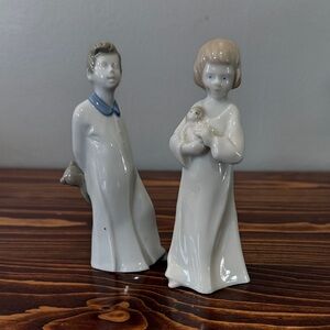 Nao by Lladro Porcelain Figurine Set - Cream and Tan